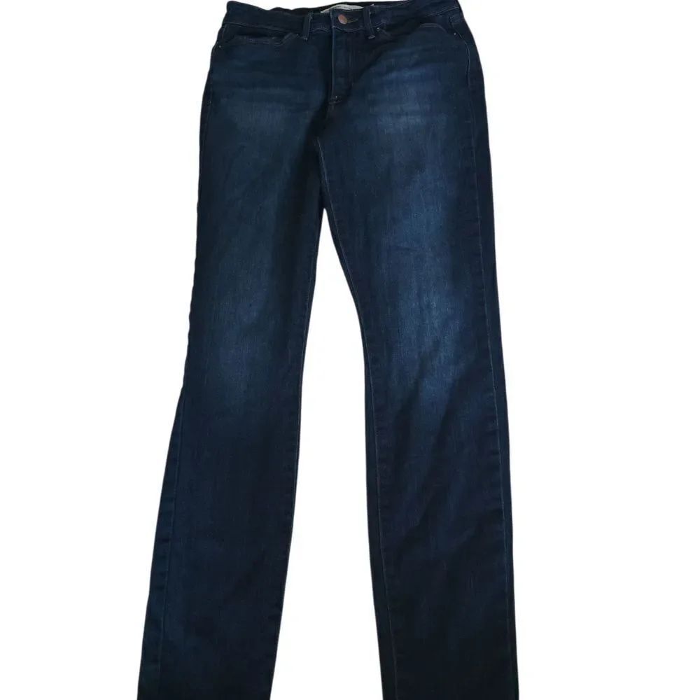 Levi's signature Jean size 4